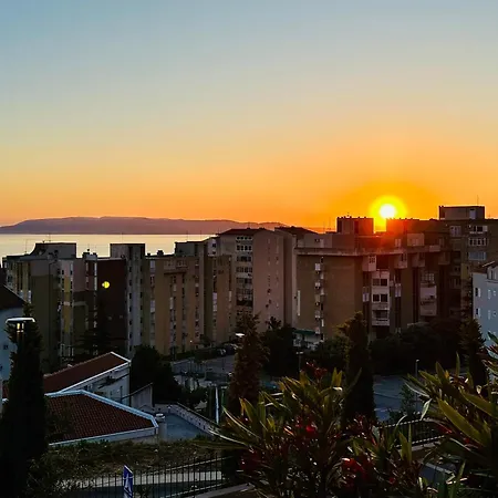 Apartman Luxury Adria - Sea & Mountain View, Whirlpool And Free Parking Makarska