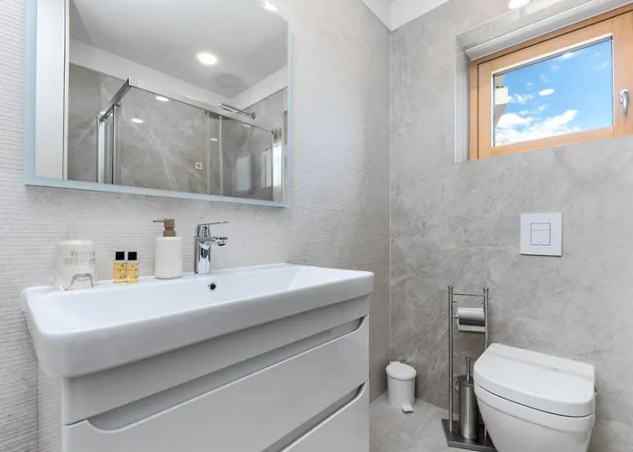 Luxury Adria - Sea & Mountain View, Whirlpool And Free Parking * Makarska