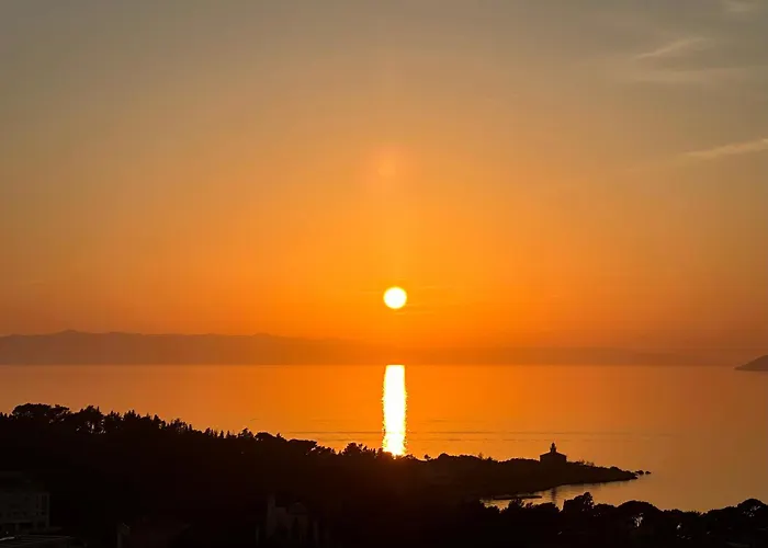 Luxury Adria - Sea & Mountain View, Whirlpool And Free Parking Apartman *